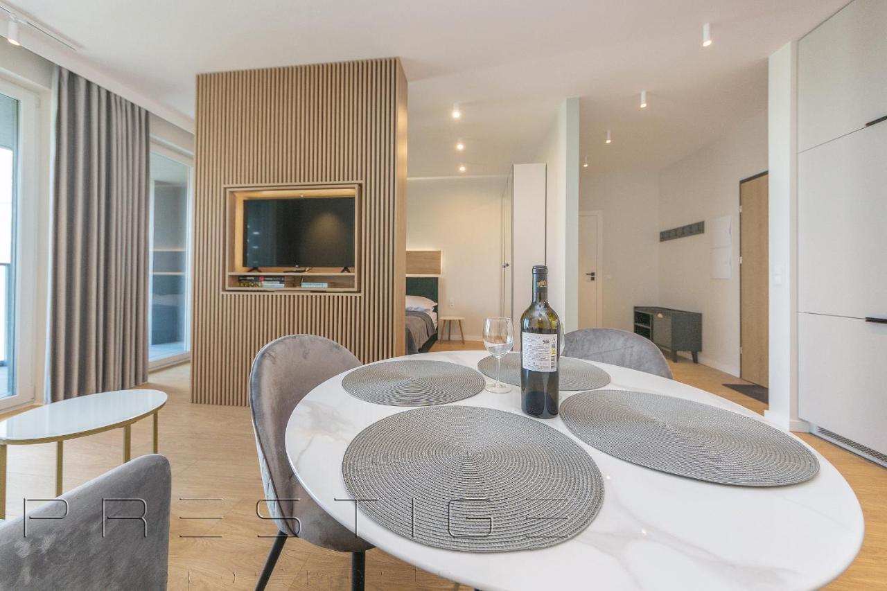 Prestige Modern Tower Apartment *