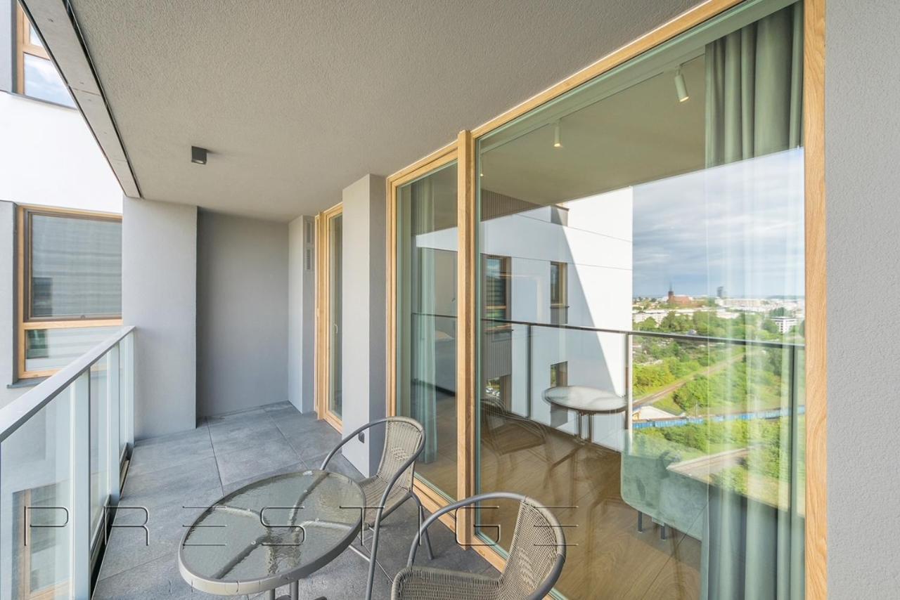 Prestige Modern Tower Apartment *